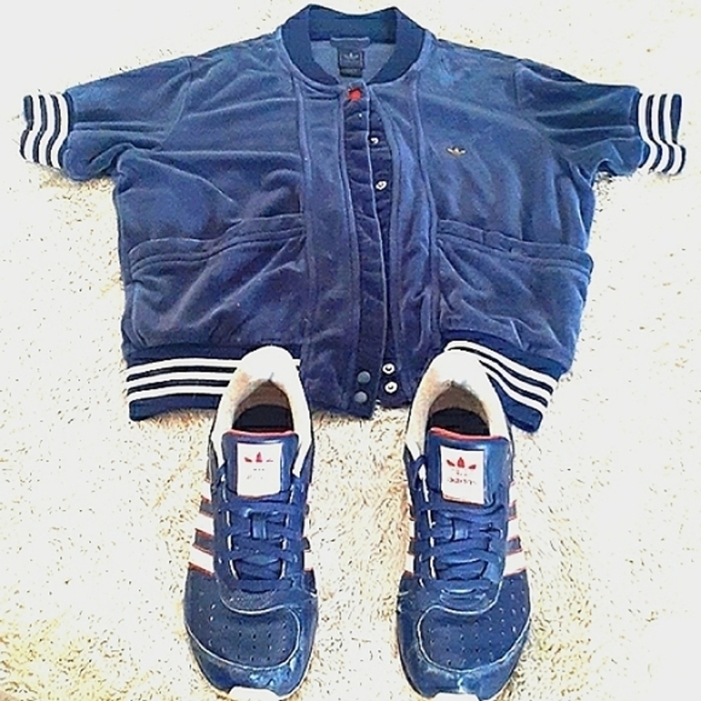 Adidas Rare Blokecore Vintage Y2K Blue Velour Short Sleeve Jacket Leather Sneaks